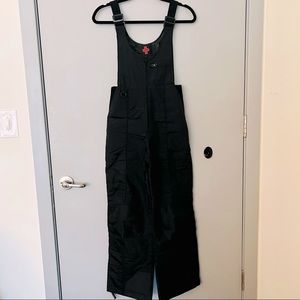 Insulated ski/snowboard bib pants in black